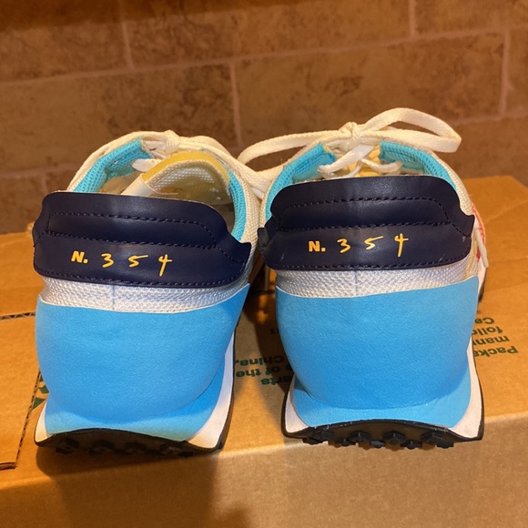 Nike size 8.5 sneakers good condition - Picture 3 of 5